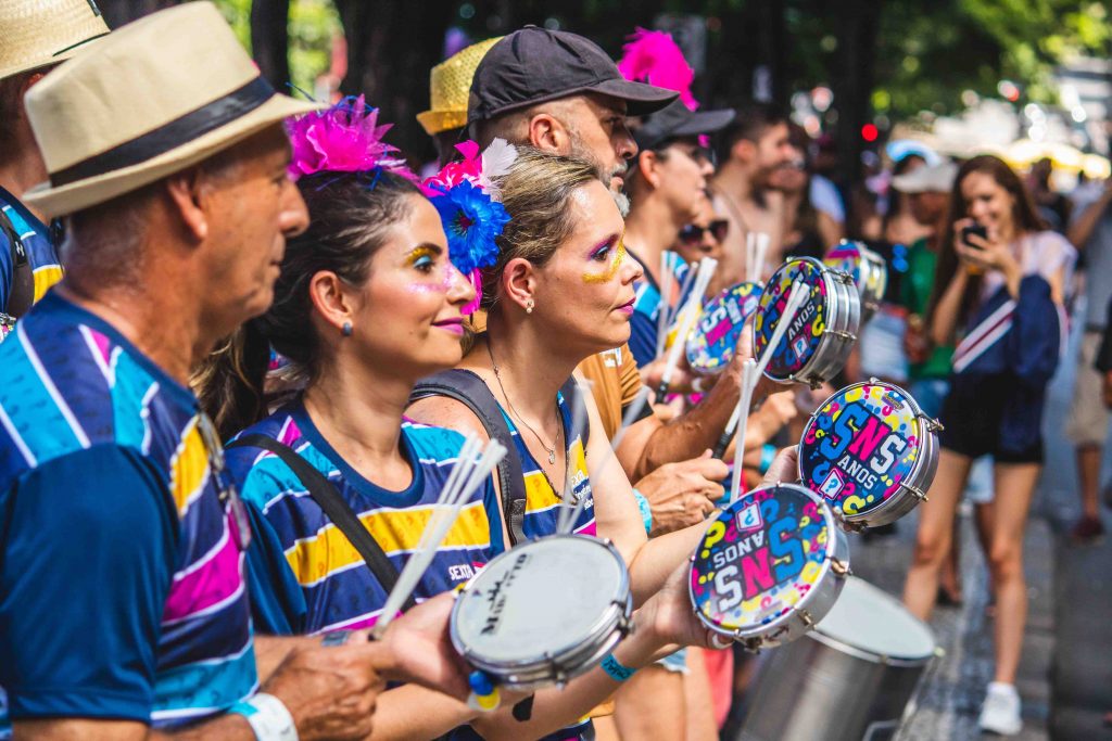 Festa Típica - Diversidade Cultural em Viagens